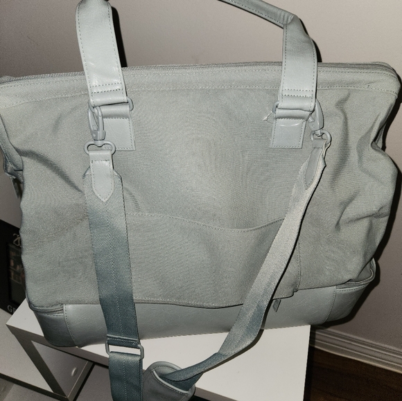 Beis bundle weekender and fanny pack in slate - Picture 5 of 7